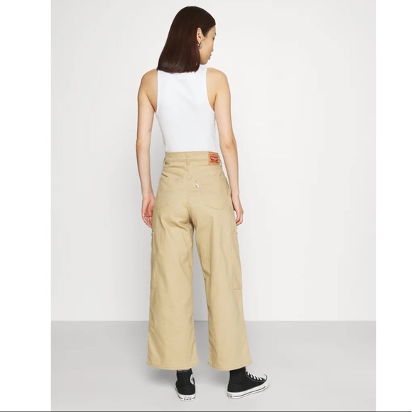 Levi’s Wide Leg Cropped Utility Pants in Incense Sound Khaki Beige NEW - Picture 2 of 6